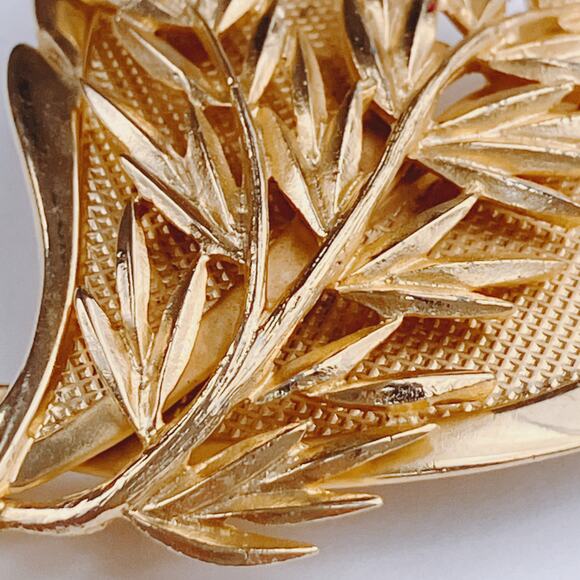 VTG Mid Century Brooch Leaf Wheat Botanical 1950s Gold Tone Textured Jewelry - Picture 3 of 12